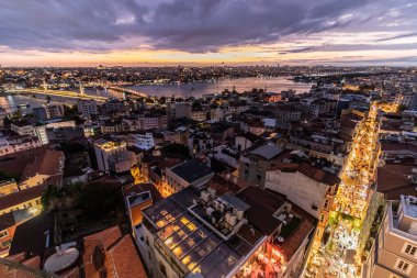 İstanbul ve Türkiye 'nin gece hava görüntüsü