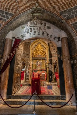 DİYARBAKIR, TURKEY - 25 Eylül 2022: Diyarbakır, Türkiye 'de Bakire Meryem' in Suriye Ortodoks Kilisesi