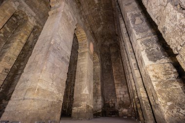 Türkiye 'nin Mardin ilinin Dara köyündeki antik yeraltı sarnıcı