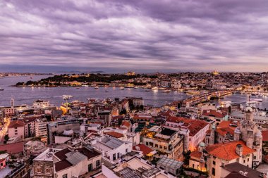 İstanbul ve Türkiye 'nin gece hava görüntüsü
