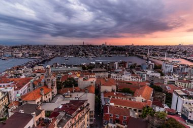 İstanbul 'un akşam manzarası Türkiye' de yükselişte