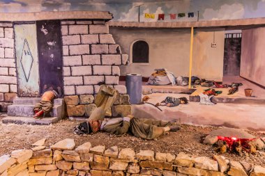 HALABJA, IRAQ - 6 Ekim 2022: Halabja Anıt ve Barış Müzesinde sergiler, Irak Halabja 'daki kimyasal saldırının anısına