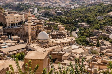 Irak 'ın Kürdistan bölgesindeki Büyük Camii ile Akre kentinin hava manzarası