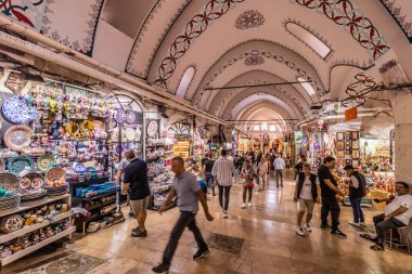 İSTANBUL, TURKEY - 19 Eylül 2022: Kapali Carsi (Grand Bazaar), İstanbul, Türkiye