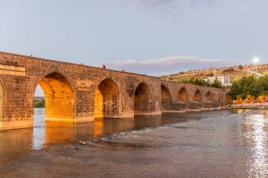 Diyarbakır, Türkiye yakınlarındaki Dicle Köprüsü