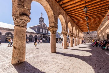 DİYARBAKIR, TURKEY - 25 Eylül 2022: Diyarbakır Büyük Camii Avlusu, Türkiye