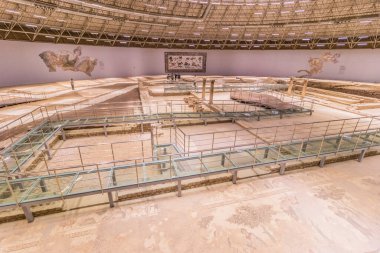 SANLIURFA, TURKEY - 22 Eylül 2022: Şanlıurfa, Türkiye 'deki Haleplibahce Mozaik Müzesi