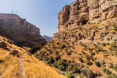 Irak Kürdistan Bölgesi 'nde Rawandiz (ayrıca Rawanduz) nehir kanyonu