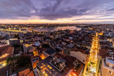 İstanbul 'un akşam manzarası Türkiye' de yükselişte
