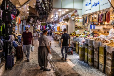 SULAYMANIYAH, IRAQ - 7 Ekim 2022: Sulaymaniyah 'taki Naqib pazarı (Slemani), Irak Kürdistan Bölgesi