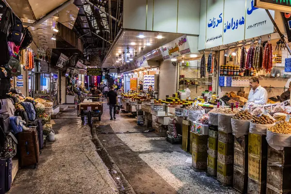 SULAYMANIYAH, IRAQ - 7 Ekim 2022: Sulaymaniyah 'taki Naqib pazarı (Slemani), Irak Kürdistan Bölgesi