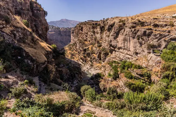 Rawanduz (aynı zamanda Rawandiz), Irak 'ın Kürdistan bölgesinde bir vadi.