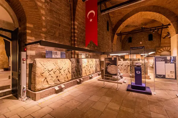 ANKARA, TURKEY - 20 Eylül 2022: Ankara, Türkiye 'deki Anadolu Medeniyetleri Müzesi Sergisi