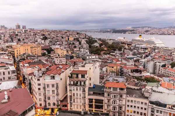 İstanbul, Türkiye 'de Beyoğlu' nun hava manzarası