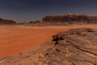 Wadi Rum çölünün Rocky manzarası, Ürdün