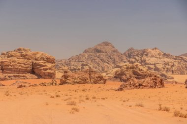 Wadi Rum çölünün Rocky manzarası, Ürdün