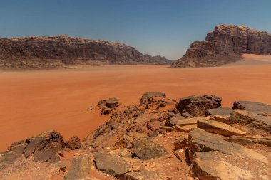 Wadi Rum çölünün Rocky manzarası, Ürdün