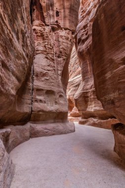 Siq geçidi, antik şehir Petra 'nın ana girişi, Ürdün