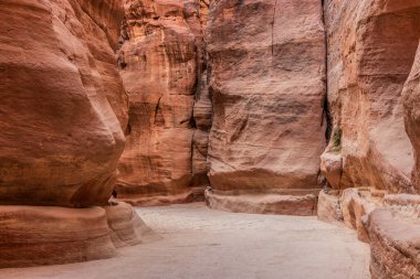 Siq geçidi, antik şehir Petra 'nın ana girişi, Ürdün