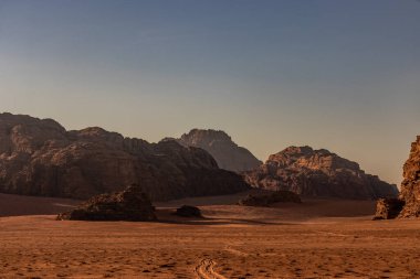 Wadi Rum çölünün Rocky manzarası, Ürdün