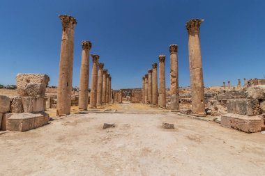 Eski şehir Jerash, Ürdün 'deki Aziz Theodore Kilisesi harabeleri