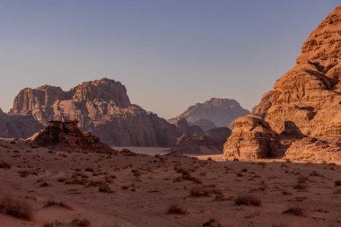 Wadi Rum çölünün Rocky manzarası, Ürdün