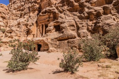 Little Petra 'daki triklinyum. Küçük Petra, Jordananyon, Ürdün.