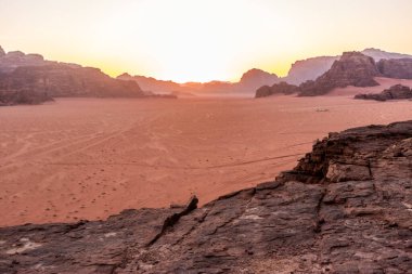 Wadi Rum çölünün Rocky manzarası, Ürdün