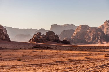 Wadi Rum çölünün Rocky manzarası, Ürdün