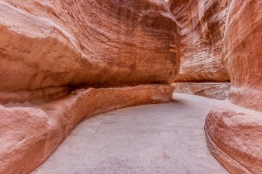 Siq geçidi, antik şehir Petra 'nın ana girişi, Ürdün