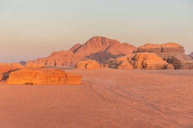 Wadi Rum çölünün Rocky manzarası, Ürdün