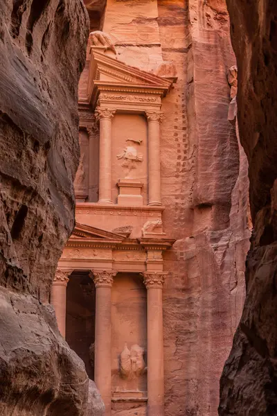 Antik Ürdün 'ün Petra kentindeki Hazine Tapınağı (Hazine)