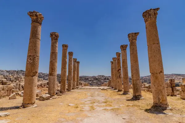 Eski şehir Jerash, Ürdün 'deki Aziz Theodore Kilisesi harabeleri
