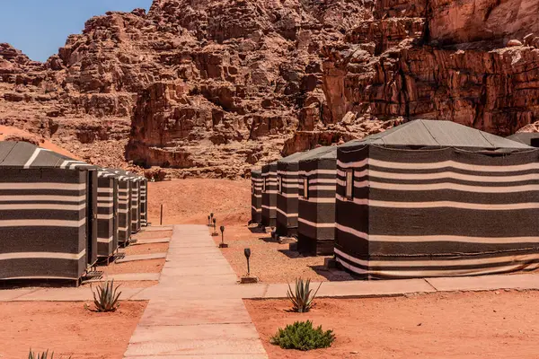 Wadi Rum Çölü 'ndeki turizm kampı, Ürdün