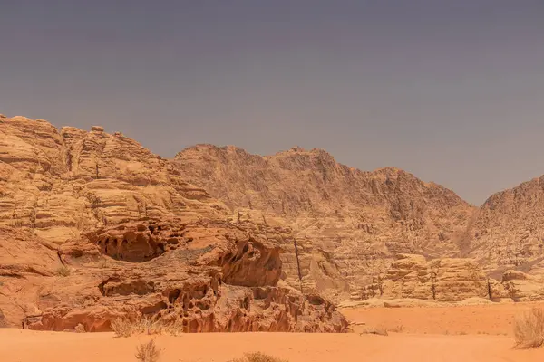 Wadi Rum çölünün Rocky manzarası, Ürdün