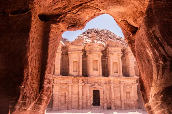 Ürdün 'ün Petra kentindeki Manastır (Ed Deir)