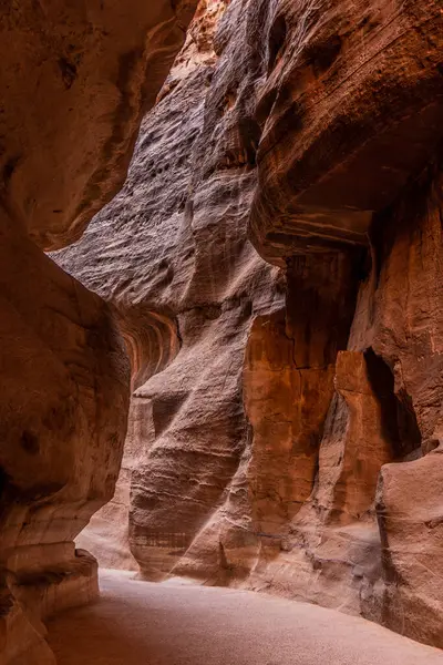 Siq geçidi, antik şehir Petra 'nın ana girişi, Ürdün