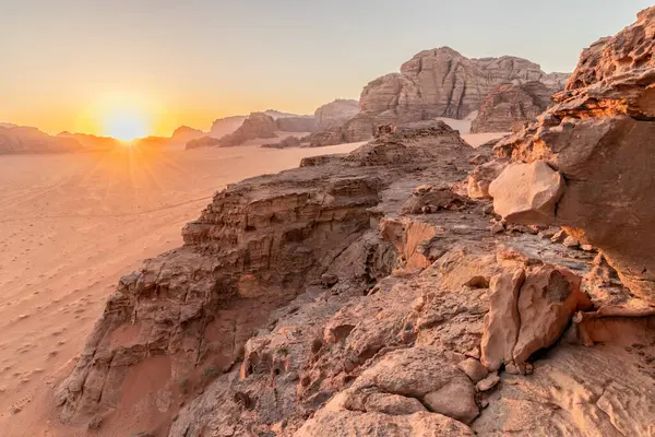 Wadi Rum çölünde gün batımı, Ürdün