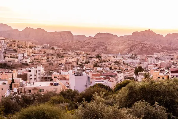 Wadi Musa kasabasında günbatımı, Ürdün