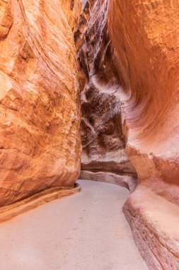 Siq geçidi, antik şehir Petra 'nın ana girişi, Ürdün