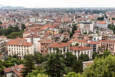 İtalya, Bergamo 'daki Aşağı Kasaba' nın hava görüntüsü