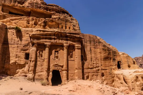 Antik şehir Petra 'da Romalı Askerlerin Mezarı, Ürdün