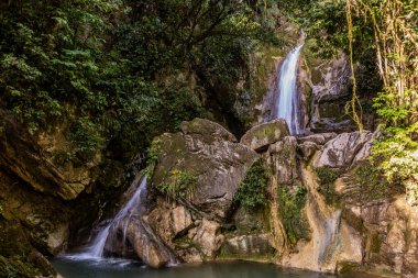 Catarata Santa Carmen Şelalesi Tingo Maria, Peru yakınlarında