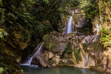 Catarata Santa Carmen Şelalesi Tingo Maria, Peru yakınlarında