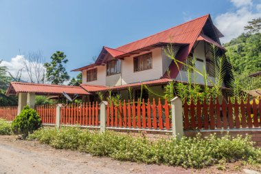 Peru Pozuzo Vadisi 'ndeki Prusya köyünde bir ev.