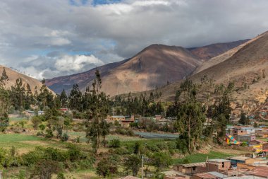 Tarma kasabası yakınlarındaki vadi, Peru