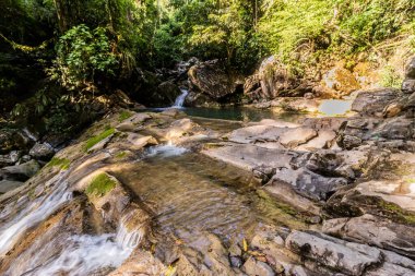 Catarata Santa Carmen Şelalesi Tingo Maria, Peru yakınlarında