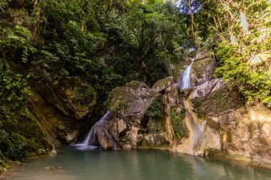 Catarata Santa Carmen Şelalesi Tingo Maria, Peru yakınlarında