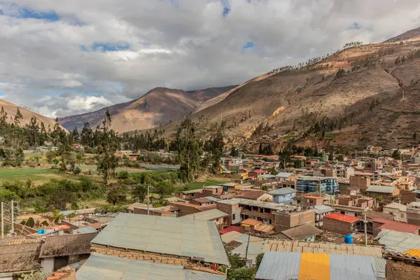 Tarma kasabası yakınlarındaki Acobamba köyünün hava manzarası, Peru