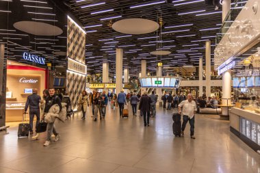 AMSTERDAM, NETHERLANDS - 25 Ekim 2022: Amsterdam Havalimanı Schiphol, Hollanda